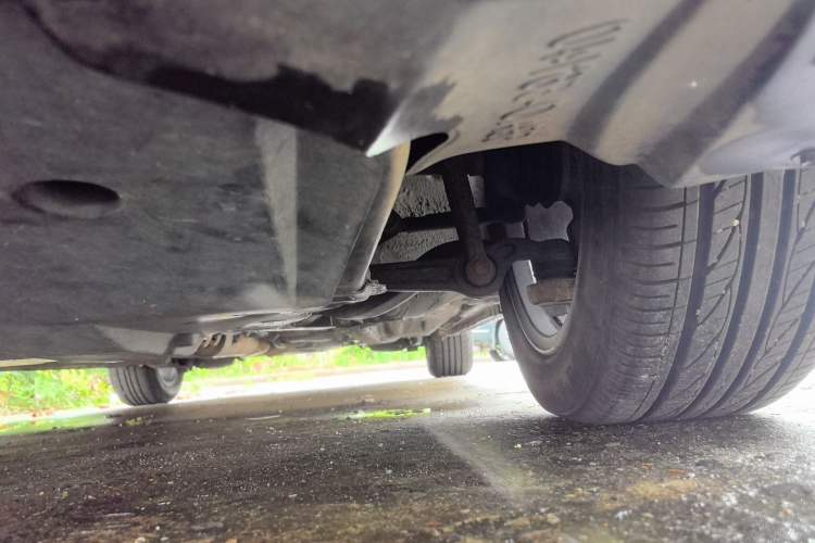 Used Bestune B50 2013 1.6L manual Comfort trim level Chassis Front Left