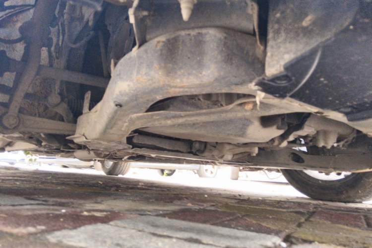 Used Bestune B50 2013 1.6L manual Comfort trim level Chassis Front Right