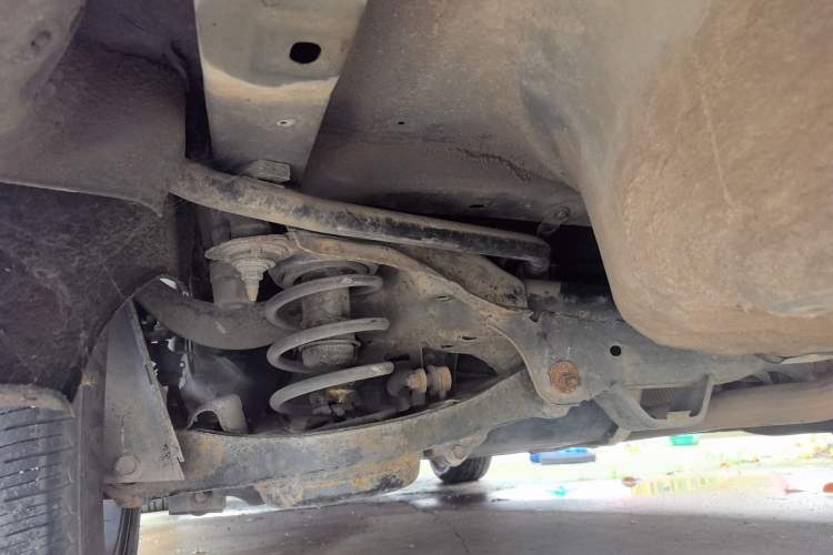 Used Bestune B50 2013 1.6L manual Comfort trim level Chassis Rear Left