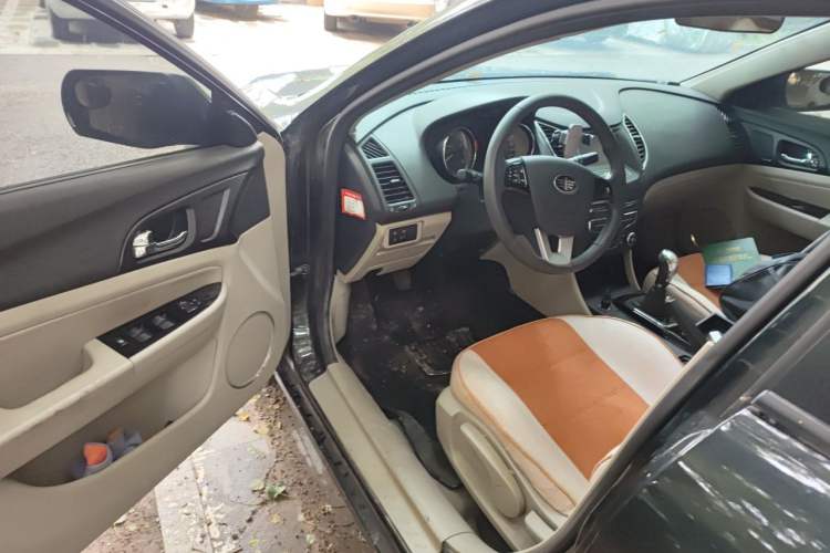 Used Bestune B50 2013 1.6L manual Comfort trim level Driver Seat