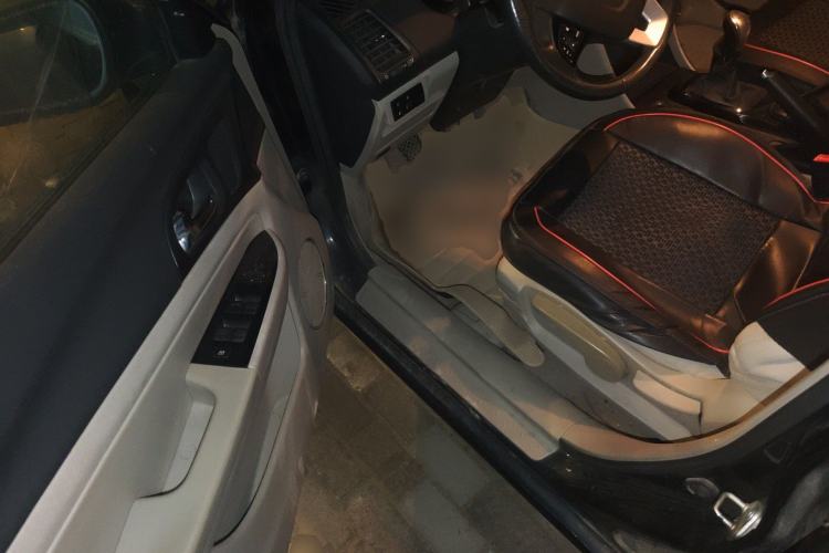 Used Bestune B50 2013 1.6L manual luxury version Driver Seat