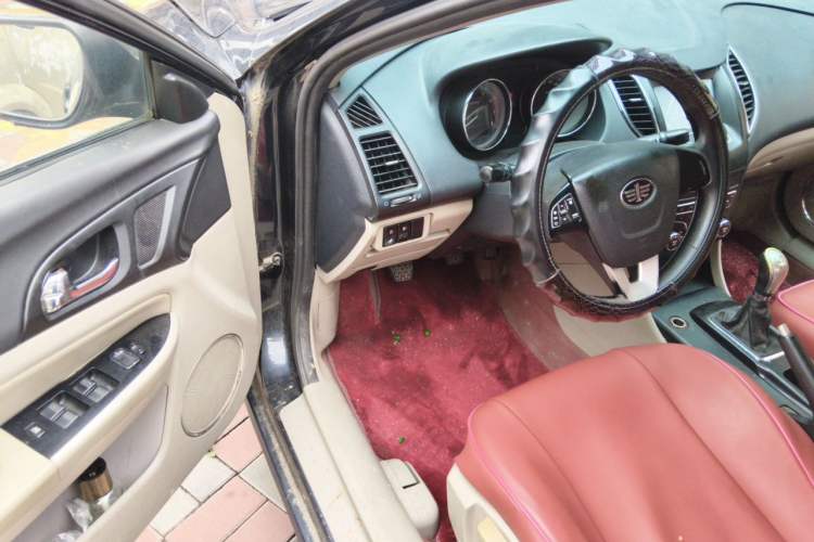 Used Bestune B50 2013 1.6L manual Comfort trim level Driver Seat