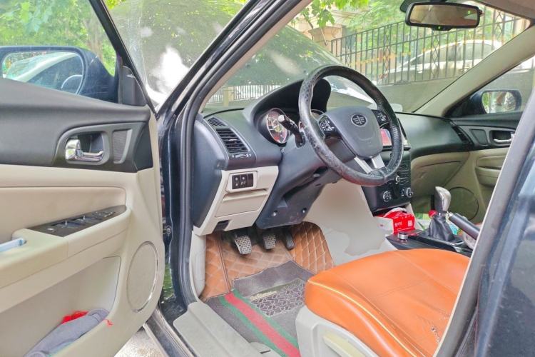 Used Bestune B50 2013 1.6L manual luxury version Driver Seat