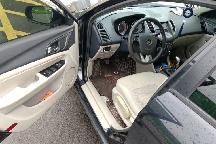 Used Bestune B50 2013 1.6L manual Comfort trim level Driver Seat