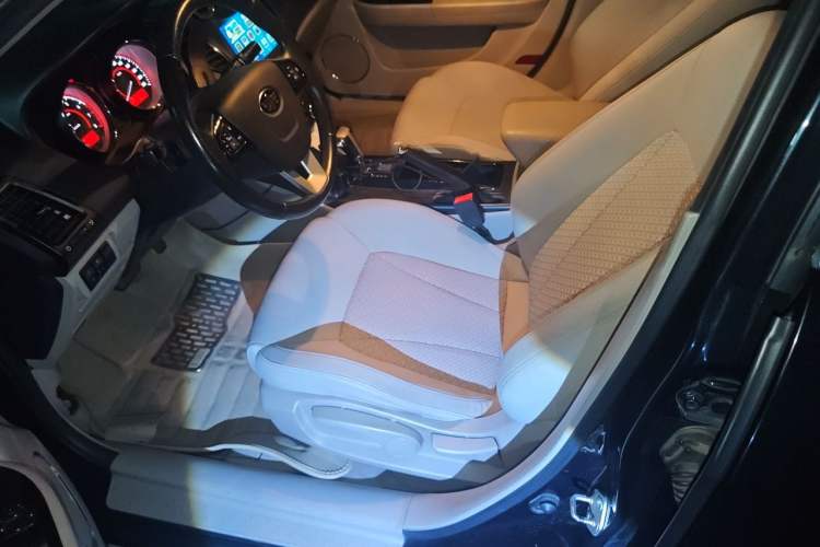 Used Bestune B50 2013 1.6L automatic luxury version Driver Seat