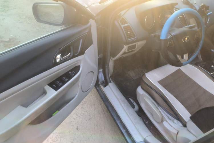 Used Bestune B50 2013 1.6L manual luxury version Driver Seat