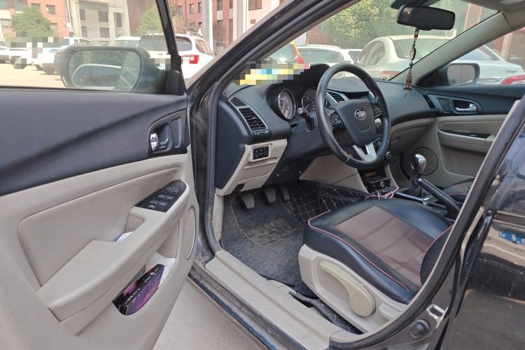 Used Bestune B50 2013 1.6L manual luxury version Driver Seat