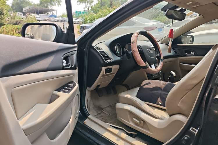 Used Bestune B50 2013 1.6L Manual Prestige Edition Driver Seat