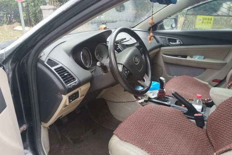 Used Bestune B50 2013 1.6L manual luxury version Driver Seat