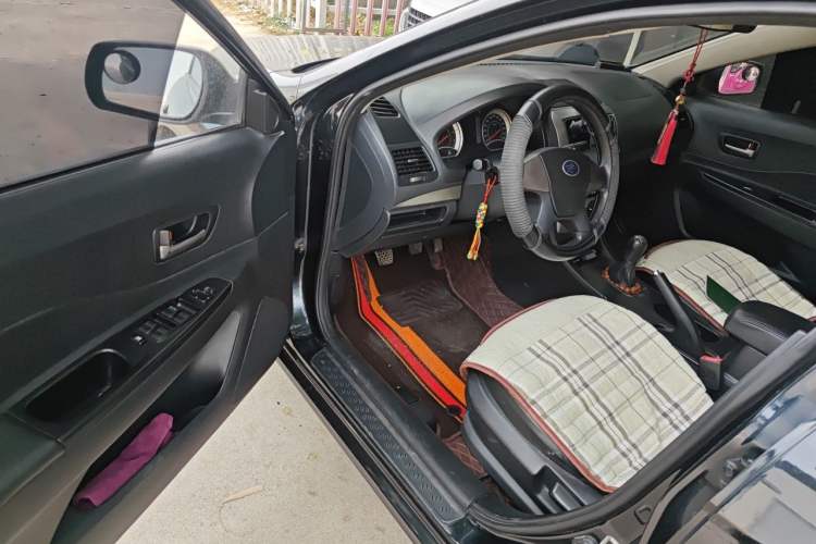 Used Bestune B50 2013 1.6L manual Partner Edition Driver Seat