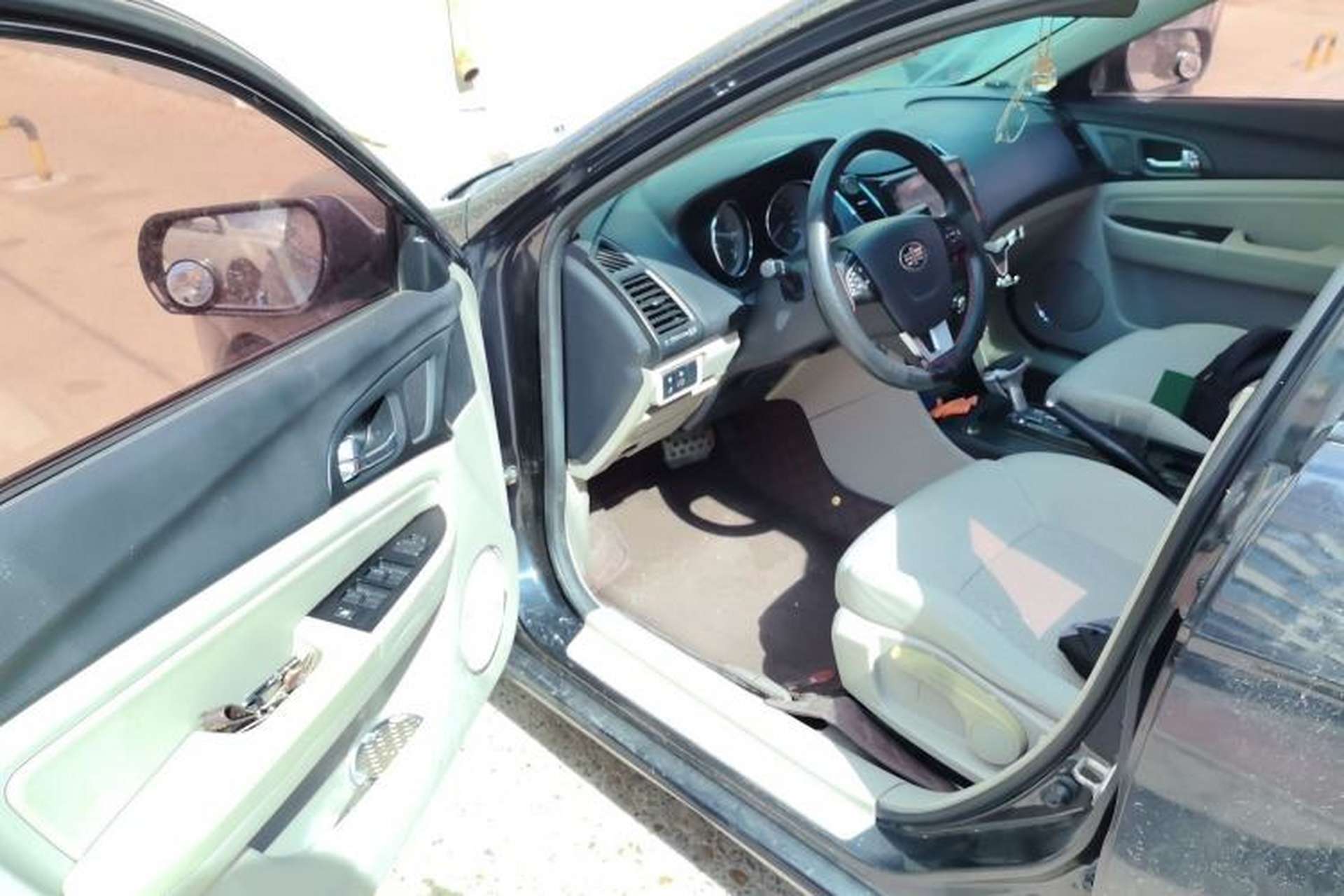 Used Bestune B50 2013 1.6L automatic luxury version Driver Seat