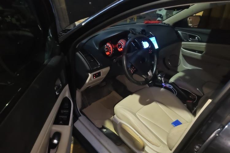 Used Bestune B50 2013 1.6L automatic luxury version Driver Seat