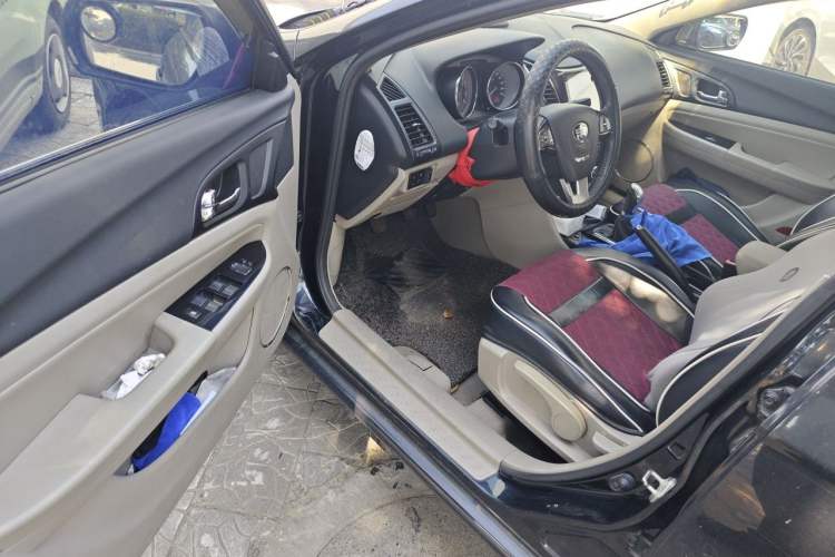 Used Bestune B50 2013 1.6L manual luxury version Driver Seat