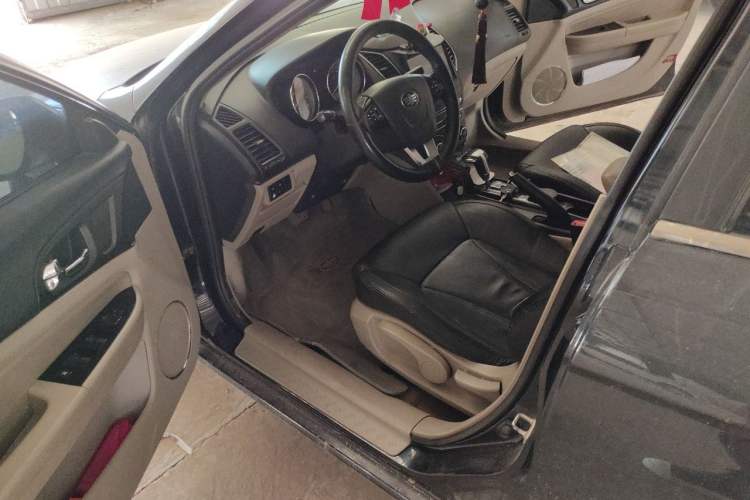 Used Bestune B50 2013 1.6L automatic luxury version Driver Seat
