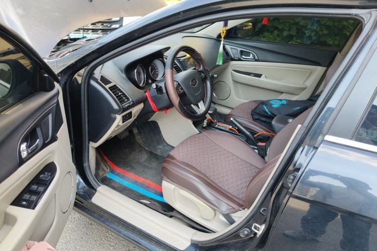 Used Bestune B50 2013 1.6L automatic luxury version Driver Seat