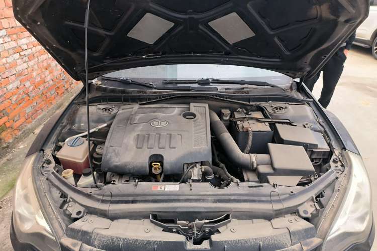 Used Bestune B50 2013 1.6L manual luxury version Engine Bay