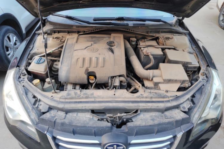 Used Bestune B50 2013 1.6L manual Comfort trim level Engine Bay