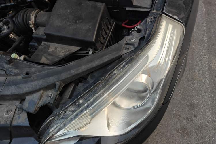 Used Bestune B50 2013 1.8L Automatic Prestige Edition Engine Bay Left