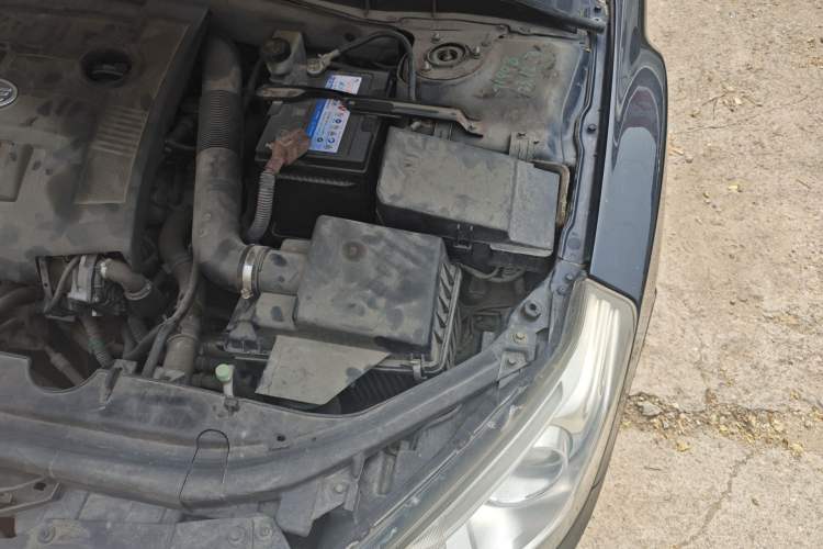 Used Bestune B50 2013 1.6L manual luxury version Engine Bay Left