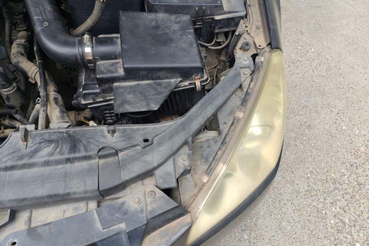 Used Bestune B50 2013 1.6L manual Comfort trim level Engine Bay Left