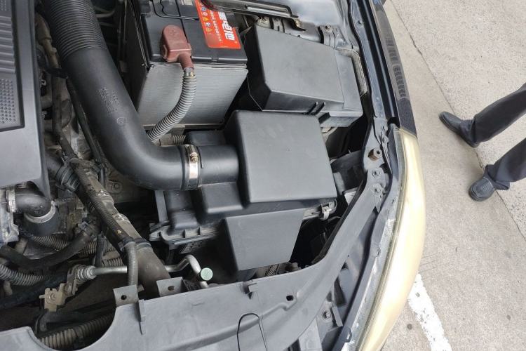 Used Bestune B50 2013 1.6L automatic luxury version Engine Bay Left