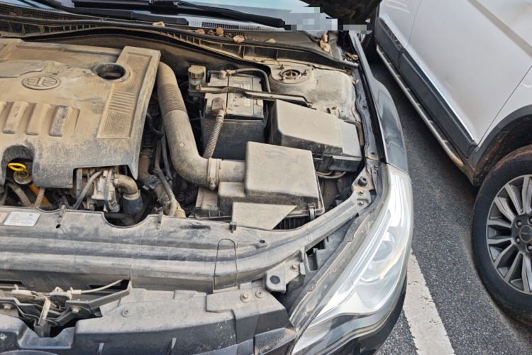 Used Bestune B50 2013 1.6L automatic luxury version Engine Bay Left