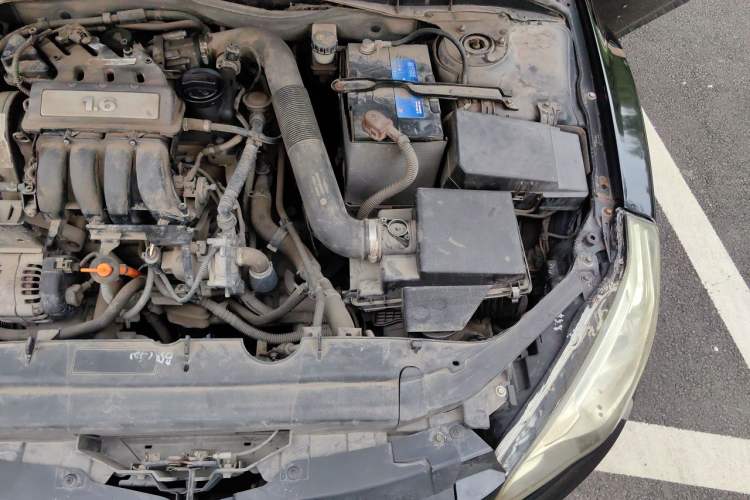 Used Bestune B50 2013 1.6L manual luxury version Engine Bay Left