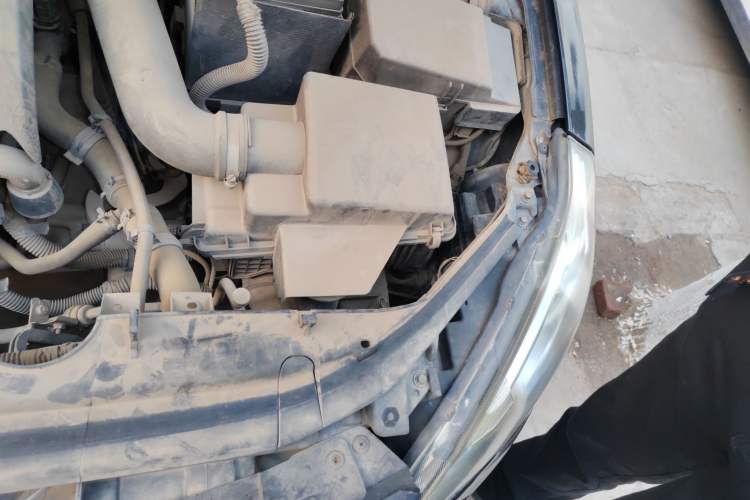Used Bestune B50 2013 1.6L manual Comfort trim level Engine Bay Left