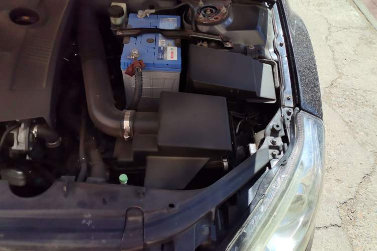 Used Bestune B50 2013 1.6L automatic luxury version Engine Bay Left