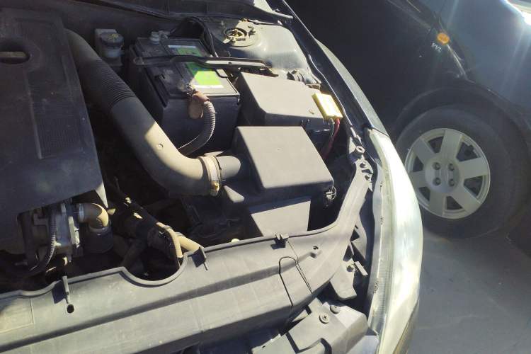 Used Bestune B50 2013 1.6L manual luxury version Engine Bay Left