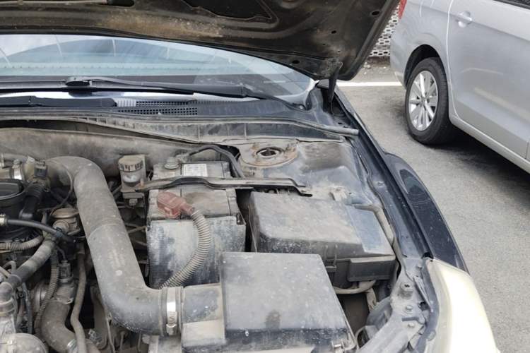 Used Bestune B50 2013 1.6L manual luxury version Engine Bay Left