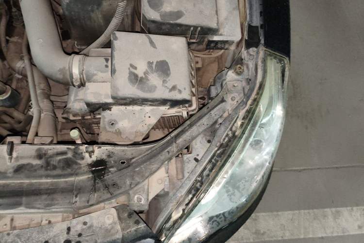 Used Bestune B50 2013 1.6L manual luxury version Engine Bay Left