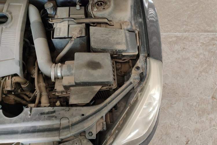 Used Bestune B50 2013 1.6L automatic luxury version Engine Bay Left