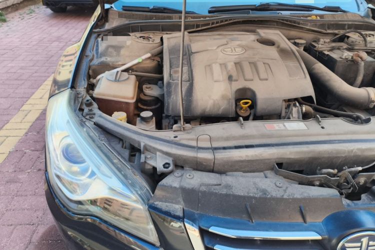 Used Bestune B50 2013 1.6L manual Comfort trim level Engine Bay Right