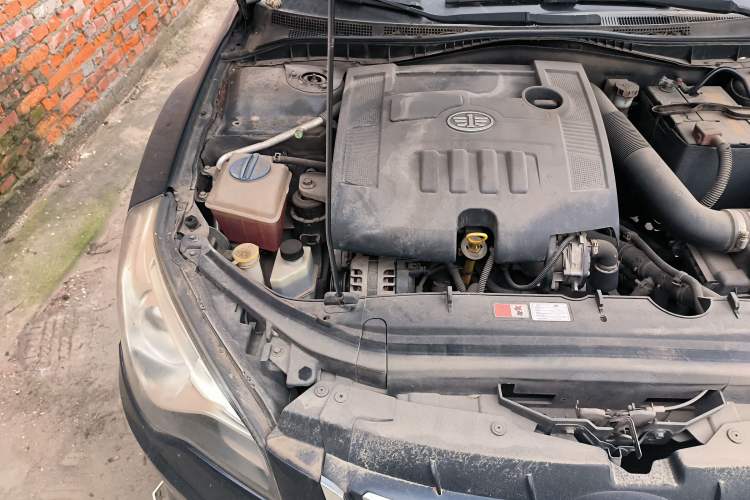 Used Bestune B50 2013 1.6L manual luxury version Engine Bay Right