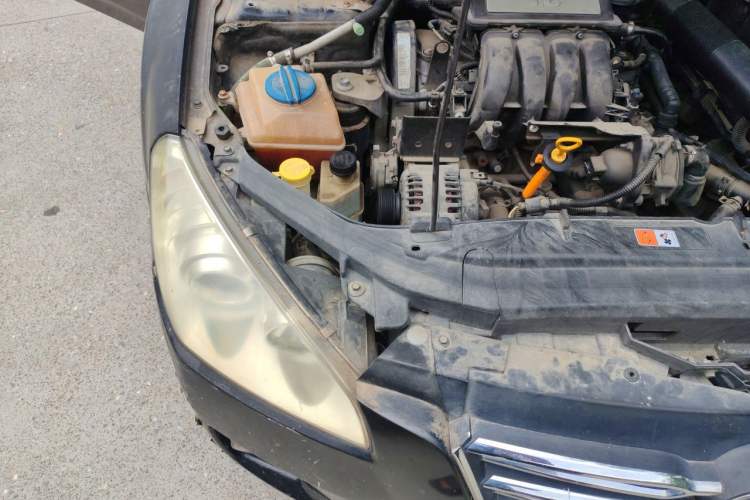 Used Bestune B50 2013 1.6L manual Comfort trim level Engine Bay Right