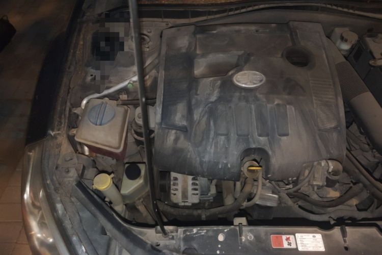 Used Bestune B50 2013 1.6L manual luxury version Engine Bay Right
