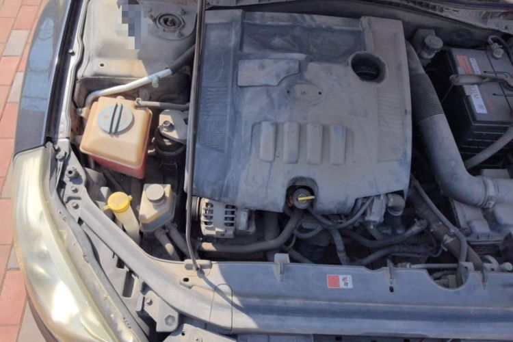 Used Bestune B50 2013 1.6L manual Comfort trim level Engine Bay Right