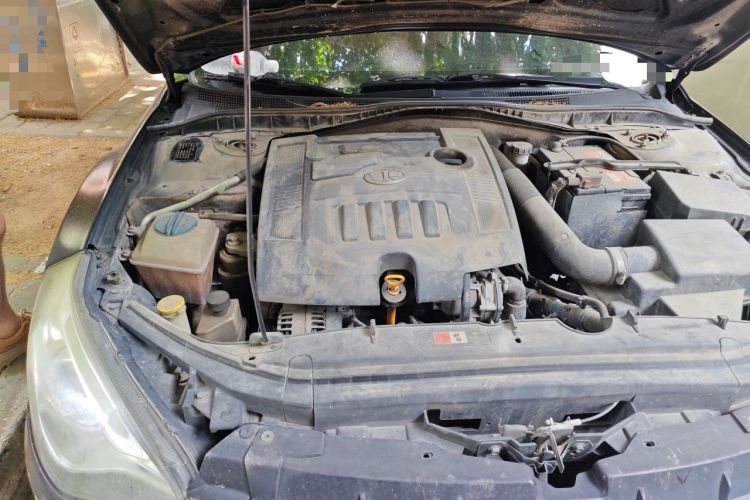 Used Bestune B50 2013 1.6L manual luxury version Engine Bay Right