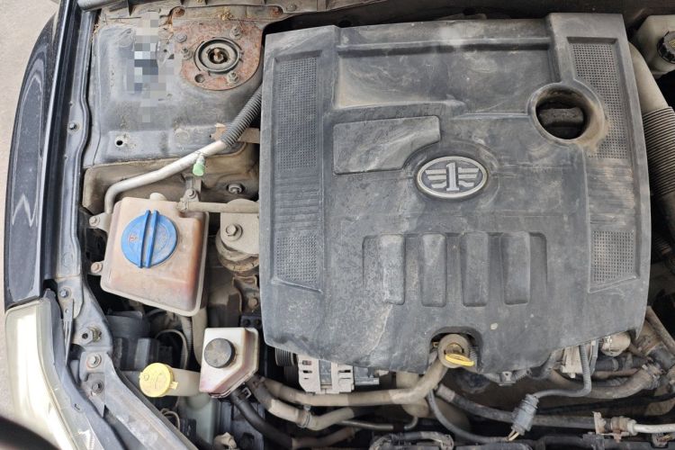 Used Bestune B50 2013 1.6L manual luxury version Engine Bay Right