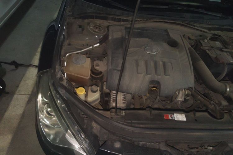 Used Bestune B50 2013 1.6L automatic luxury version Engine Bay Right