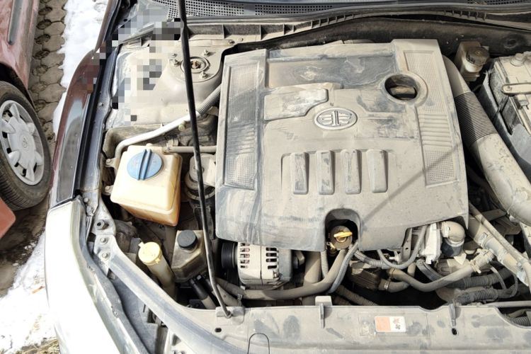 Used Bestune B50 2013 1.6L manual luxury version Engine Bay Right