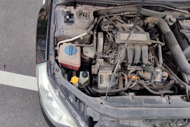 Used Bestune B50 2013 1.6L manual luxury version Engine Bay Right