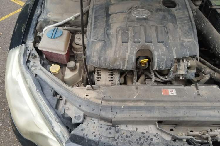 Used Bestune B50 2013 1.6L manual luxury version Engine Bay Right