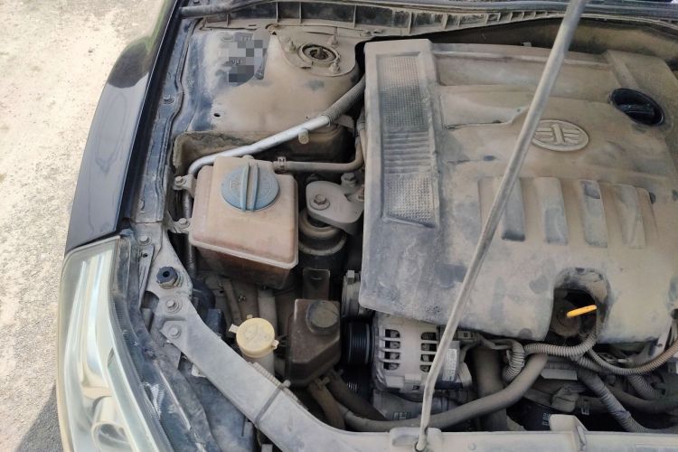 Used Bestune B50 2013 1.6L manual luxury version Engine Bay Right