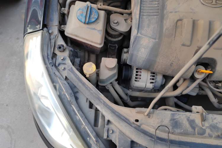 Used Bestune B50 2013 1.6L manual Comfort trim level Engine Bay Right