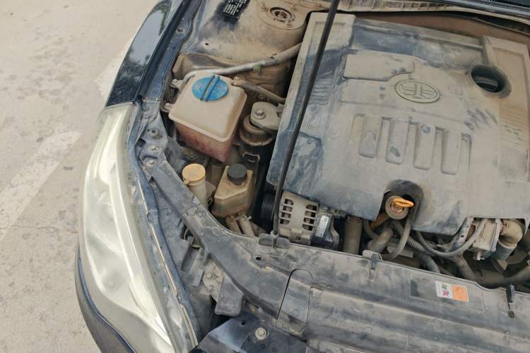 Used Bestune B50 2013 1.6L manual Comfort trim level Engine Bay Right