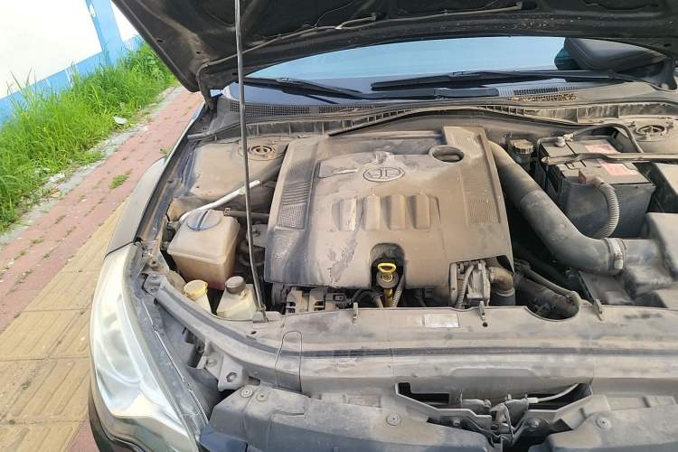 Used Bestune B50 2013 1.6L manual luxury version Engine Bay Right