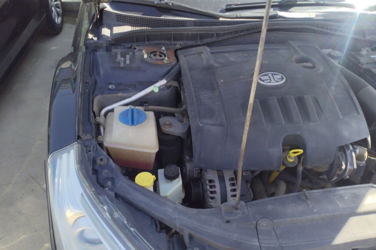 Used Bestune B50 2013 1.6L manual luxury version Engine Bay Right