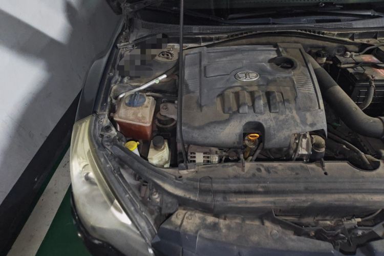 Used Bestune B50 2013 1.6L manual luxury version Engine Bay Right